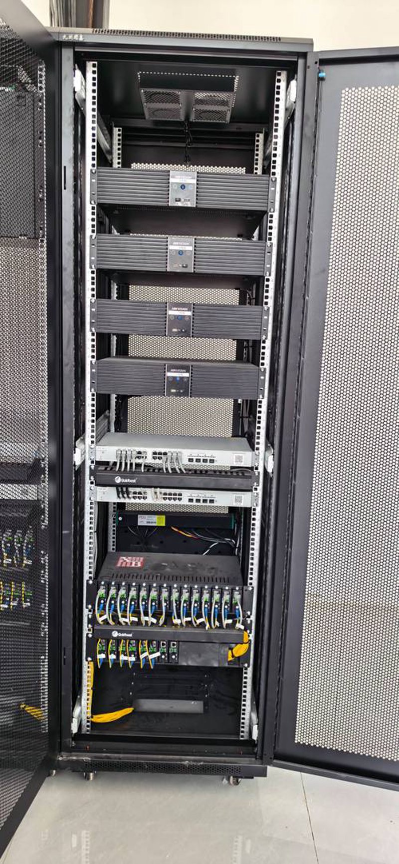 数据中台：构建企业核心竞争力的秘密武器